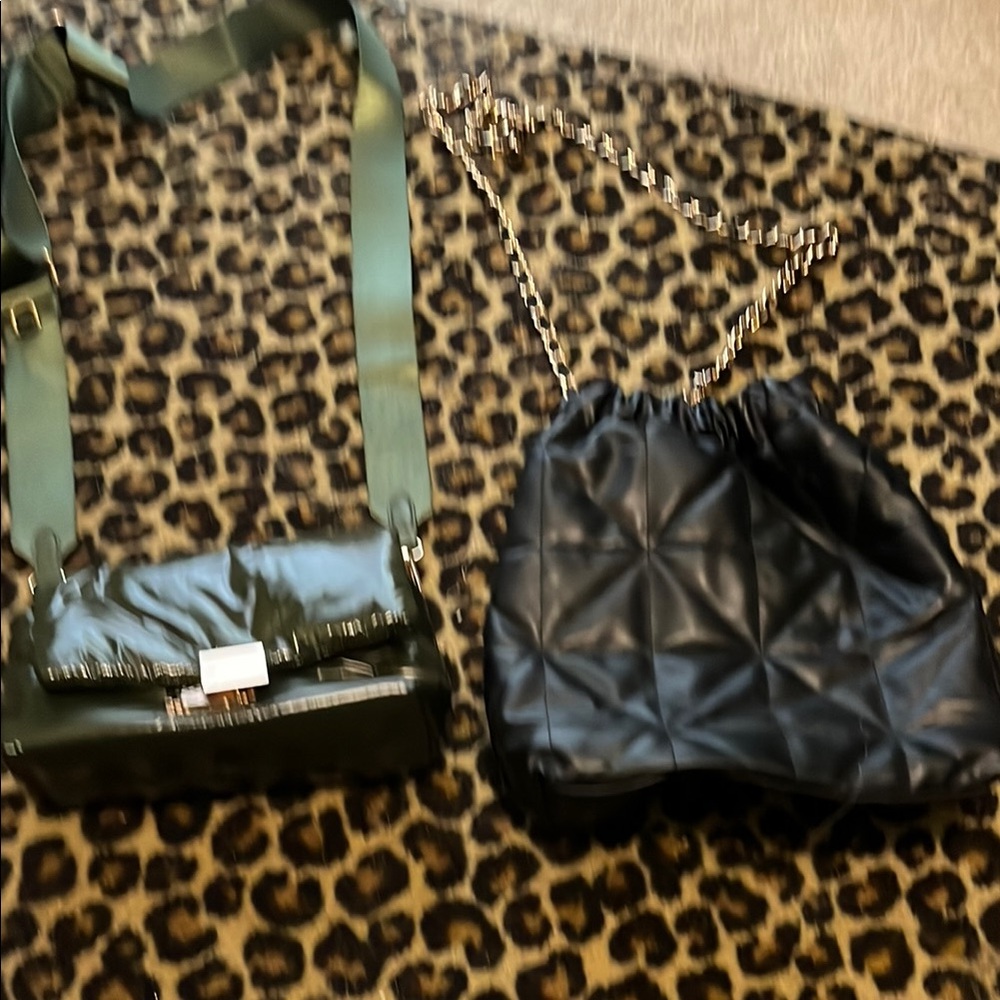 Stylish Black and green  Quilted Women's Bags